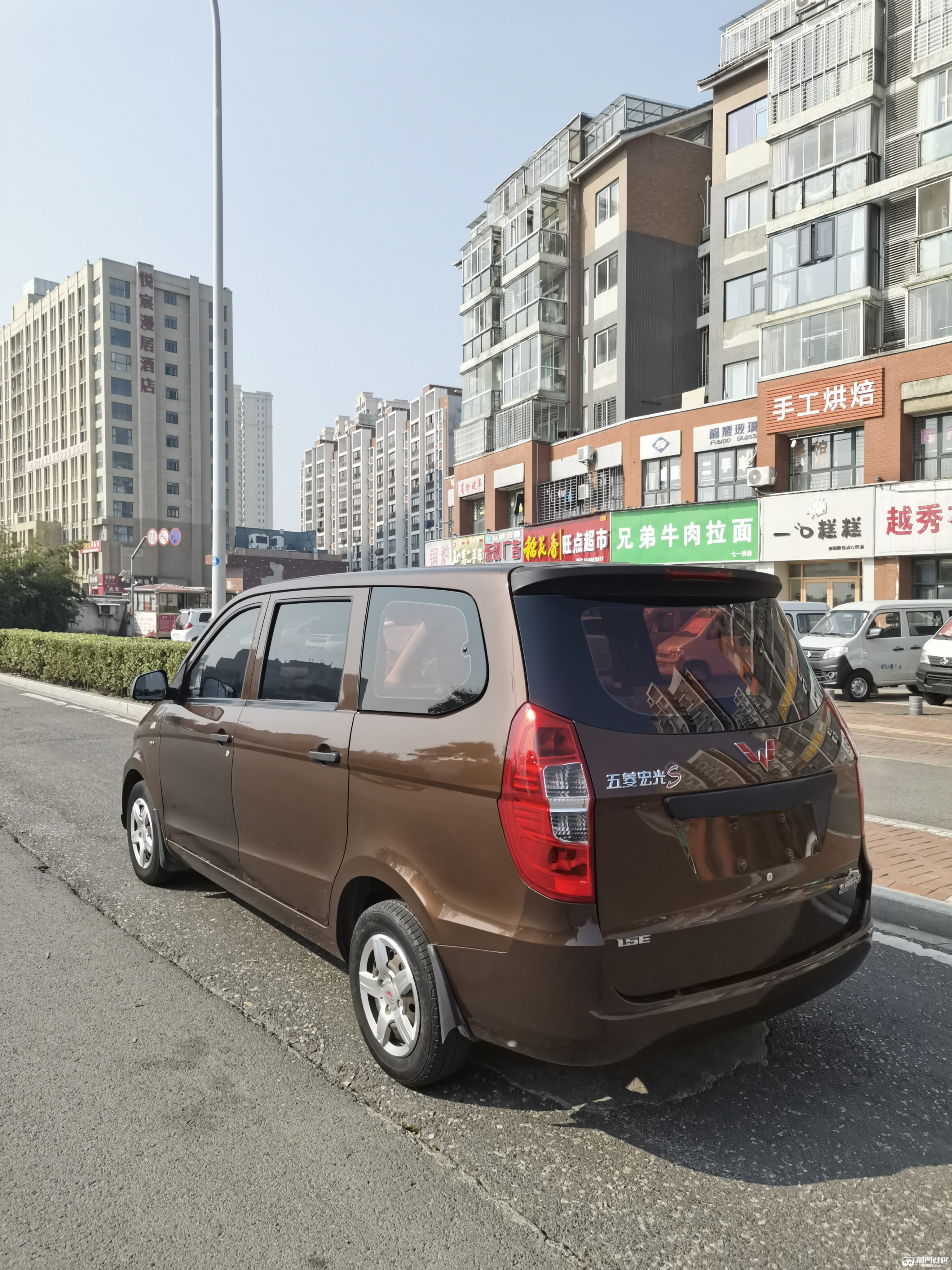 私人转让二手车四轮电动轿车(二手四轮电动轿车出售)